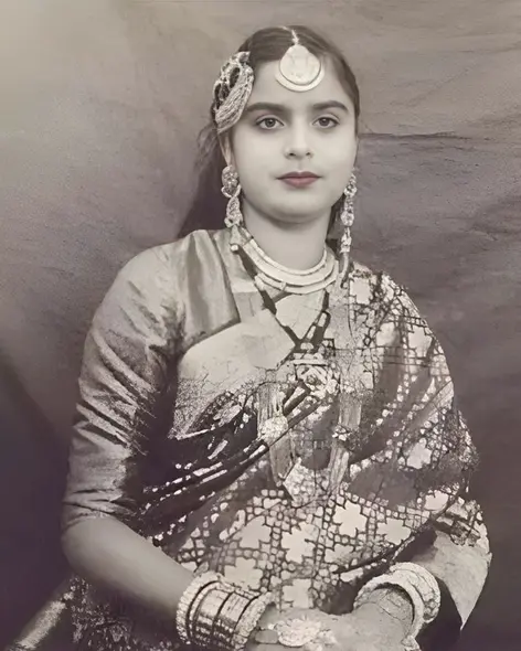 Lateef Fatima Khan Net Worth